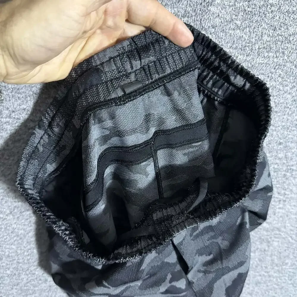 Lululemon Men’s Size Small Dark Camo 7